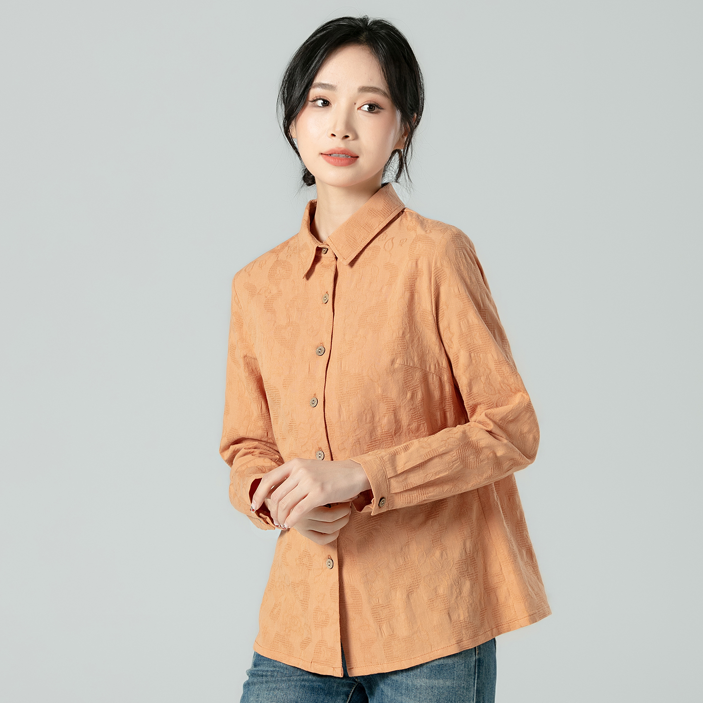 2025春秋新款复古文艺全棉提花纯色衬衫女装宽松休闲显瘦长袖上衣