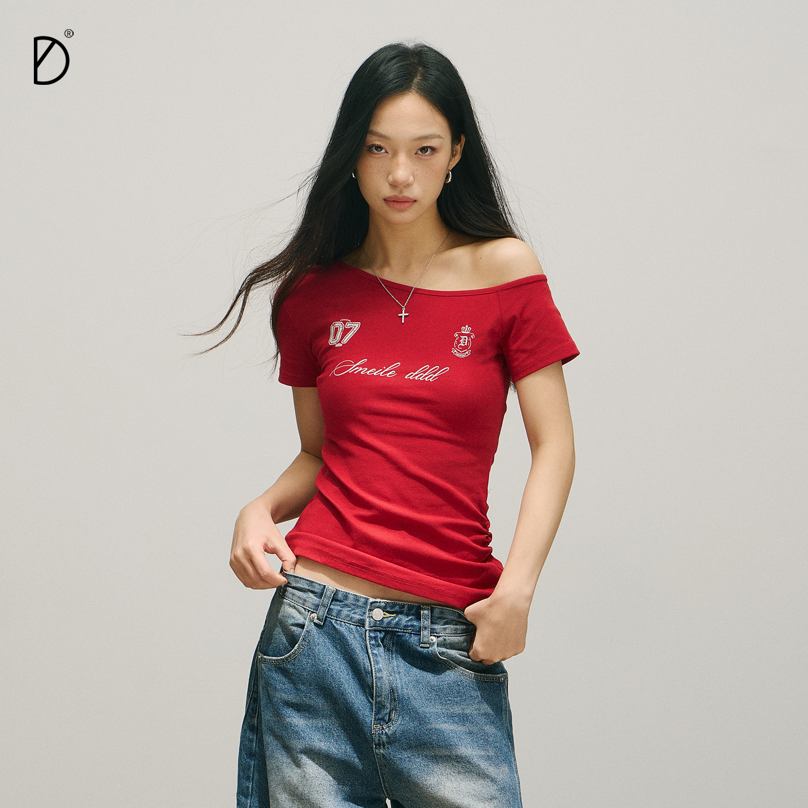 SMILEDDD斜肩短袖夏季露肩一字肩美式辣妹修身显瘦街舞爵士舞T恤