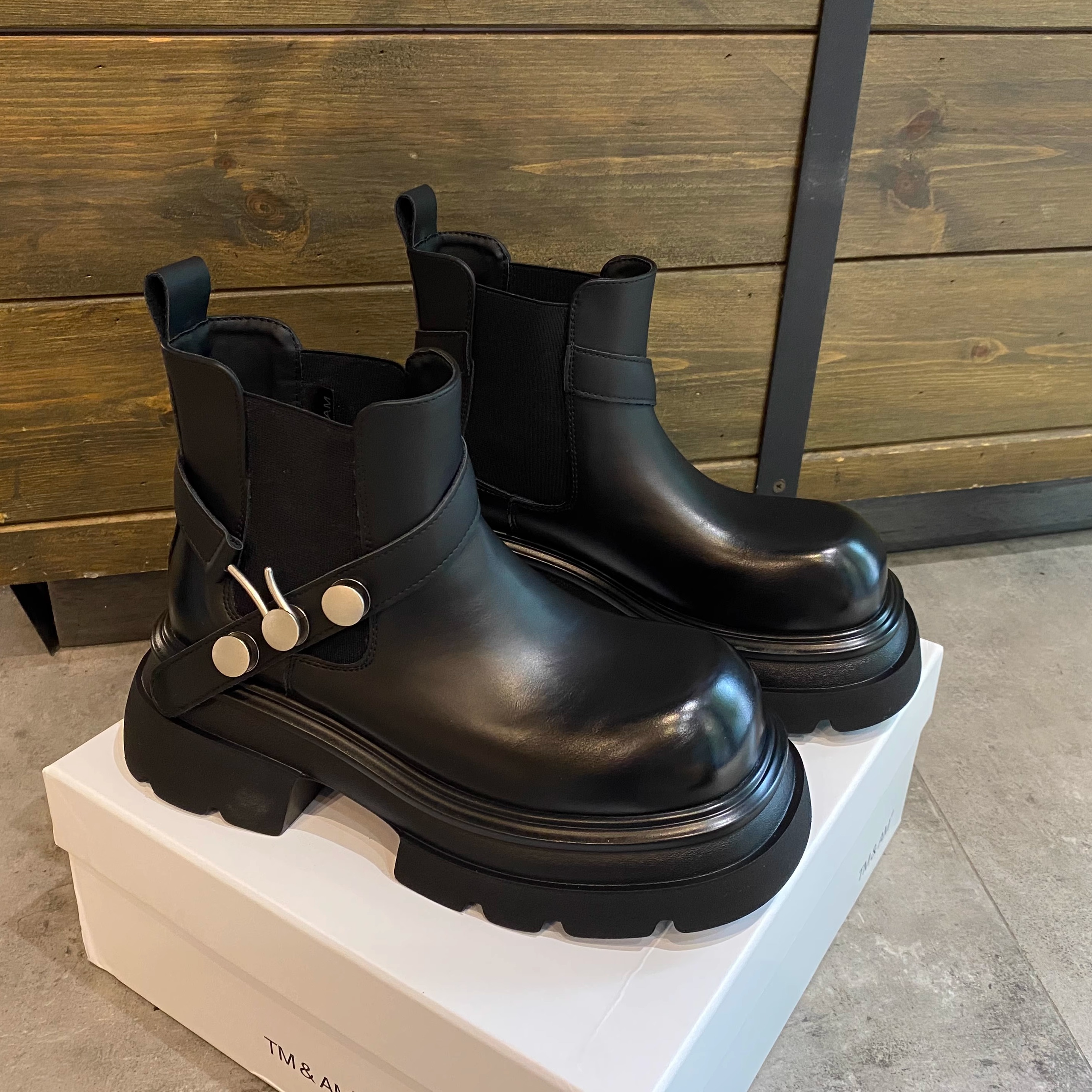 时髦圆头粗跟厚底增高切尔西短靴