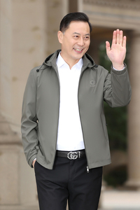 中年男士春秋季可拆卸连帽夹克衫宽松休闲上衣爸爸外套2405P75图片