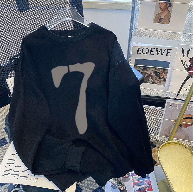 유출된 매장 주인의 마지막 재고 정리를 직접 받아 할인된 가격으로 추천해 드립니다. 가을 루즈하고 활용도가 높은 트렌디한 브랜드 프린트의 남성 여성 스웨트셔츠입니다