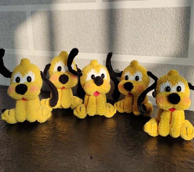 芒果家DIY纯手工钩针钩织雪绒花布鲁托萌小丫挂件狗毛线玩偶成品