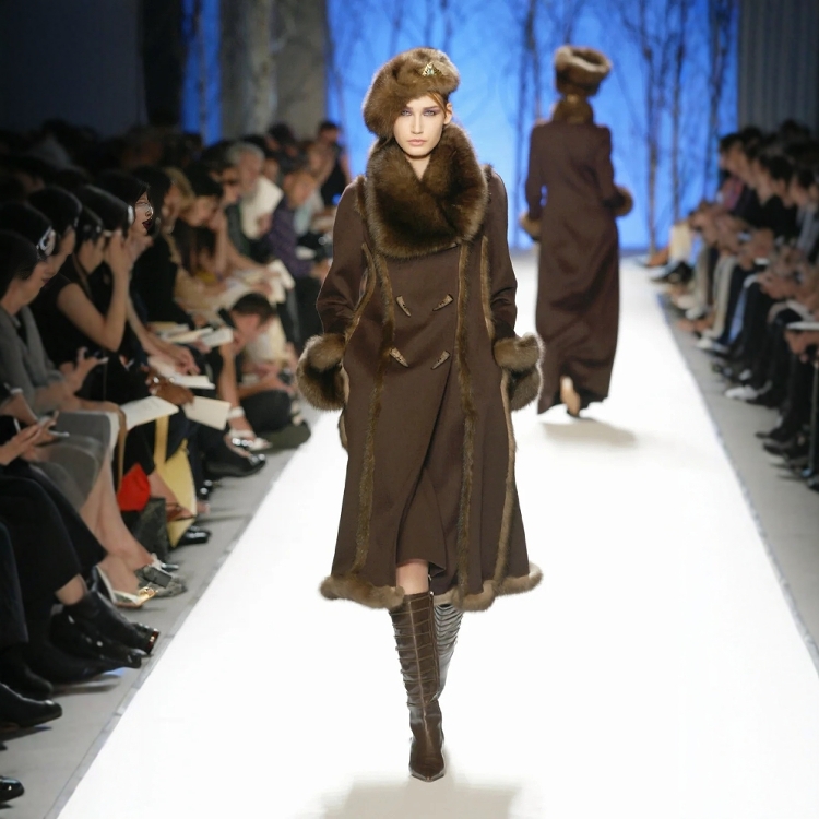 高级定制秀场同款摩卡棕羊绒大衣冬拼接狐狸毛皮毛外套中长款奢华