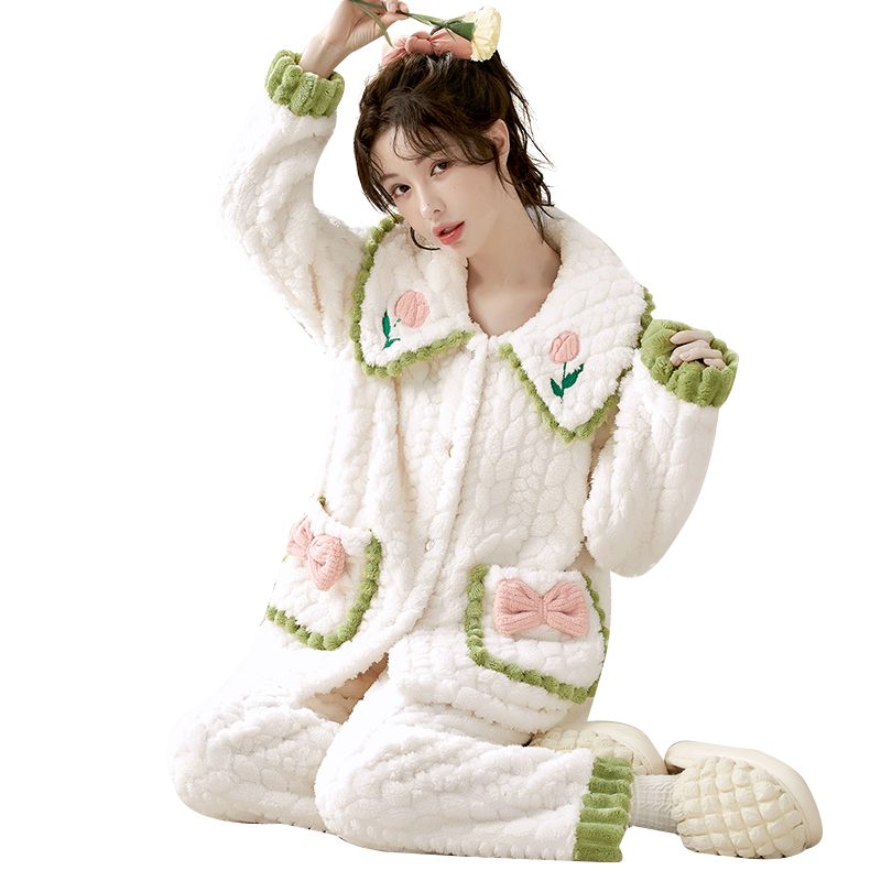 可外穿女士甜美绣花可爱法兰绒家居服加厚宽松大码珊瑚绒睡衣套装