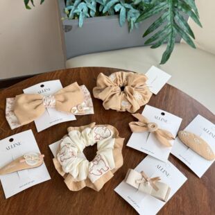 新款韩版碎花蝴蝶结杏色大肠圈温柔高级感发饰高弹力头绳鸭夹头饰