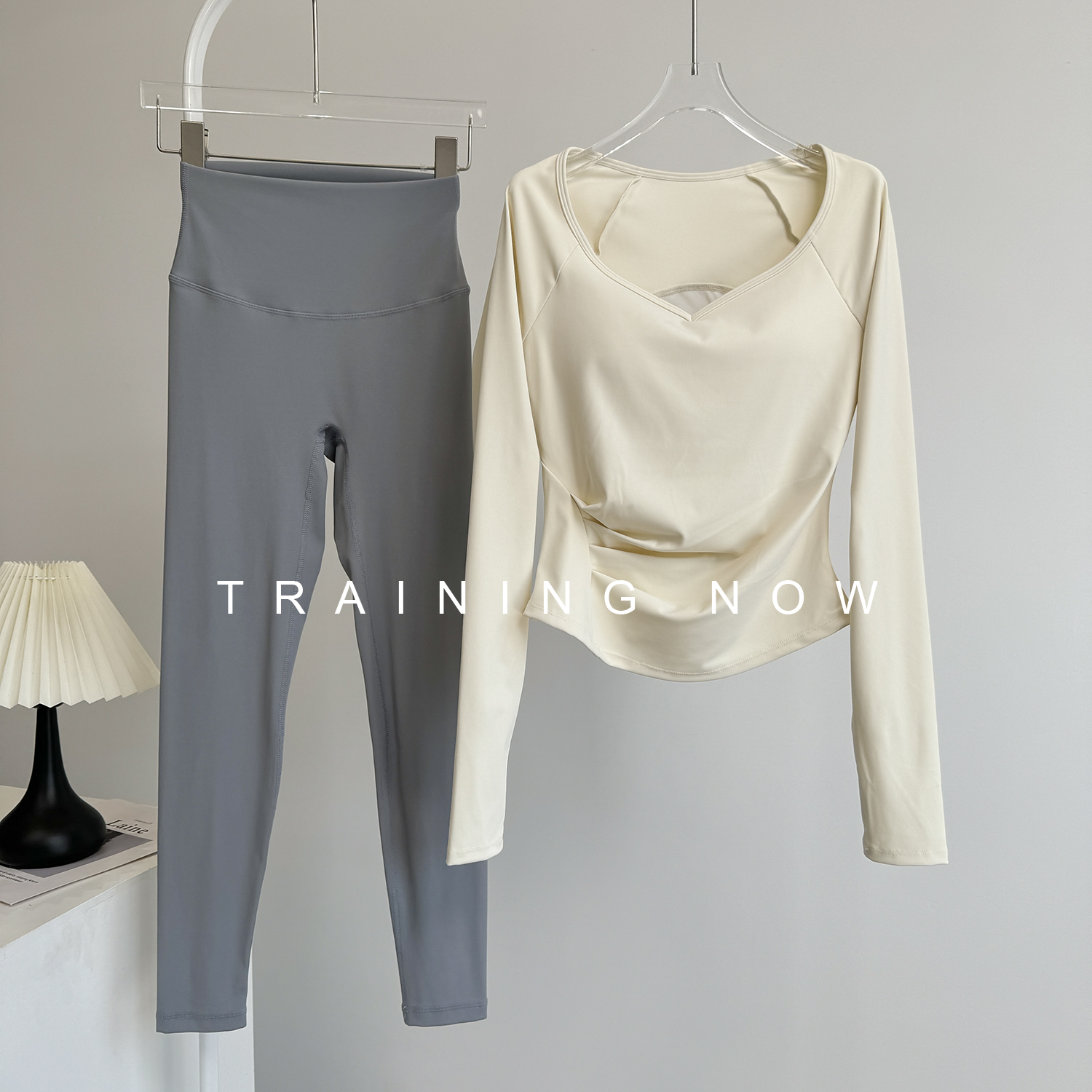 高颜值运动套装女秋带胸垫瑜伽服