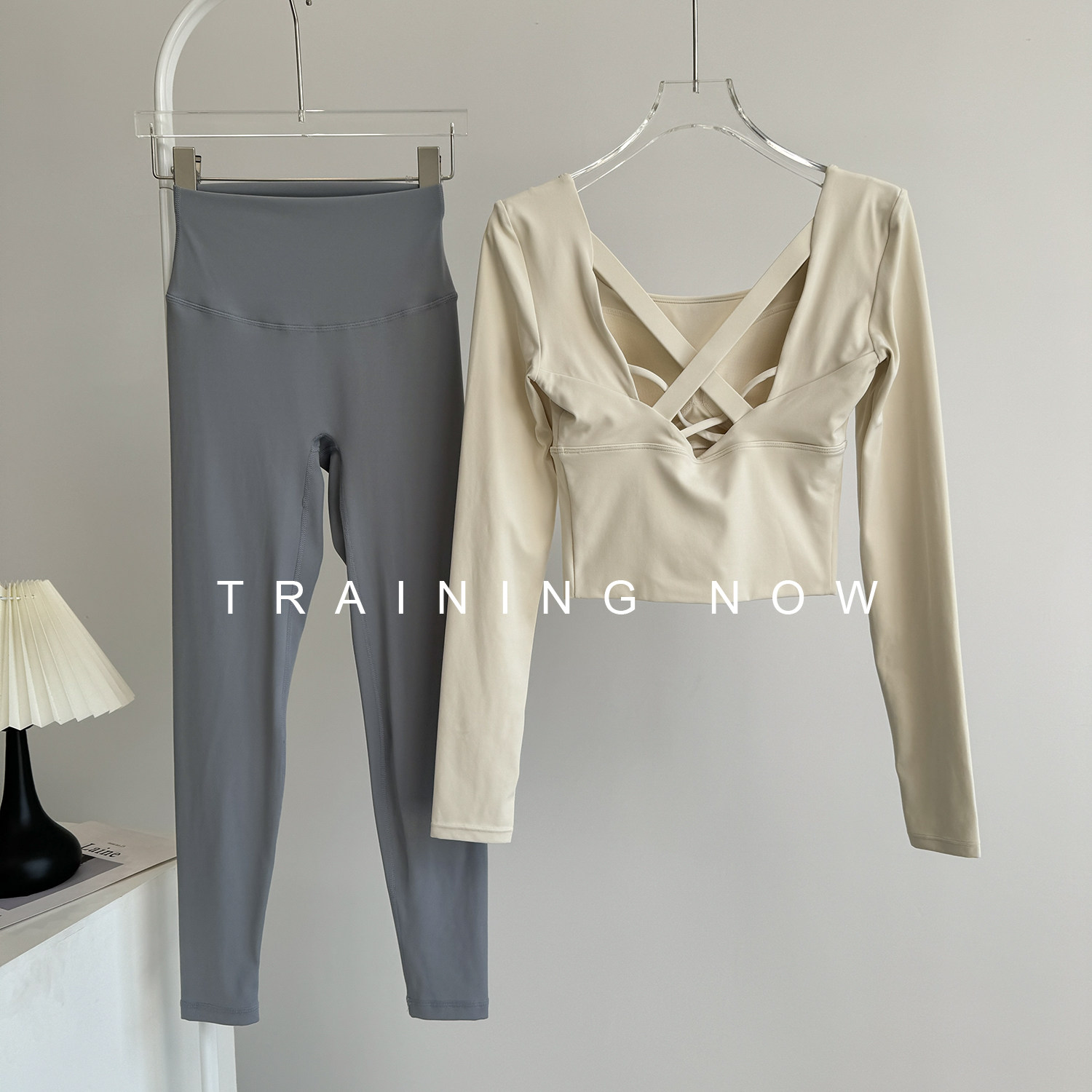 健身套装女秋季绝美高级感普拉提训练衣新款一体式胸垫长袖瑜伽服