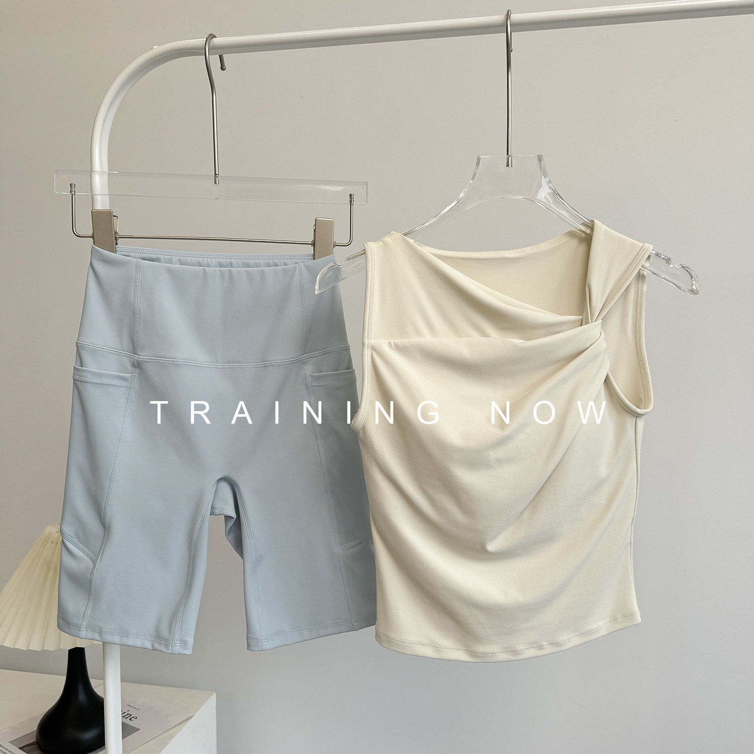 瑜伽服套装女夏季修身显瘦运动训练速干衣专业跑步健身背心短裤