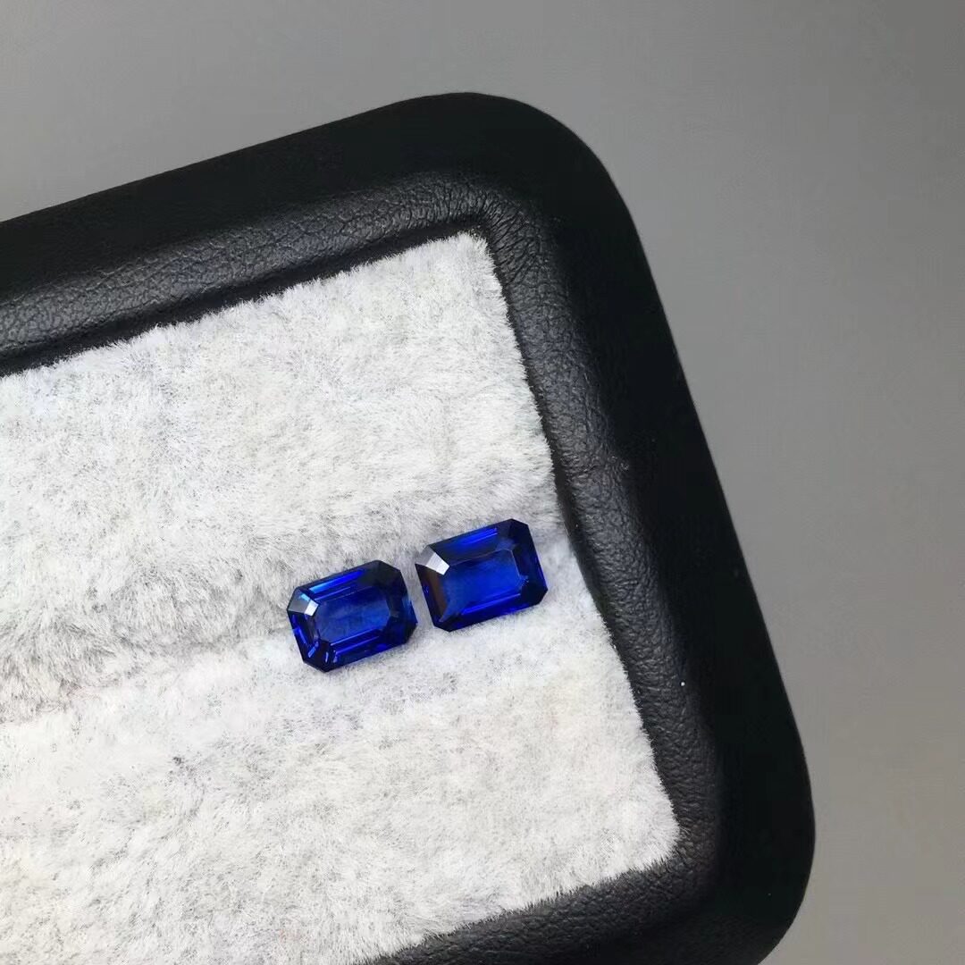千千弘珠宝鲜艳皇家蓝蓝宝石裸石