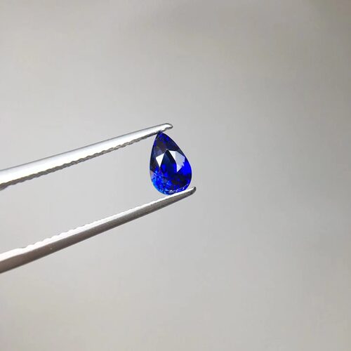 皇家蓝蓝宝石裸石水滴形满火彩