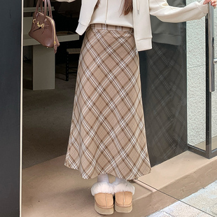 微胖mm复古格纹A字中长裙2025秋季新大码女装200斤高腰显瘦半身裙
