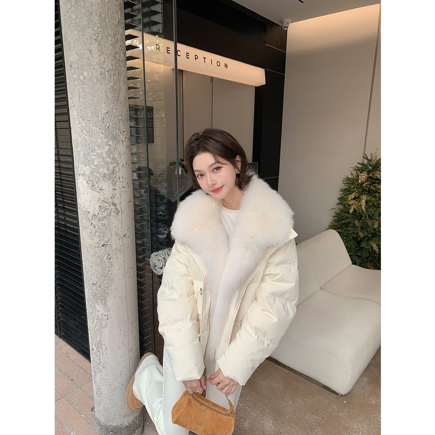 加倍温暖 收腰狐狸毛领90白鹅绒羽绒服女短款 2025新款小个子外套