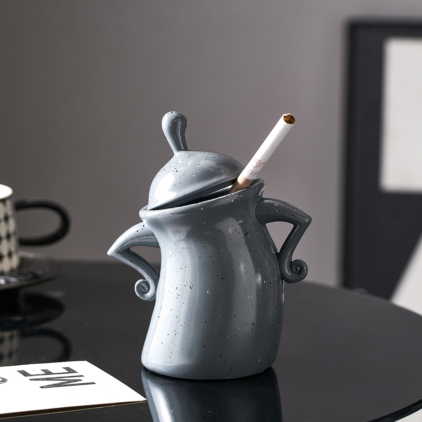 现代简约家用客厅茶几卧室烟灰缸