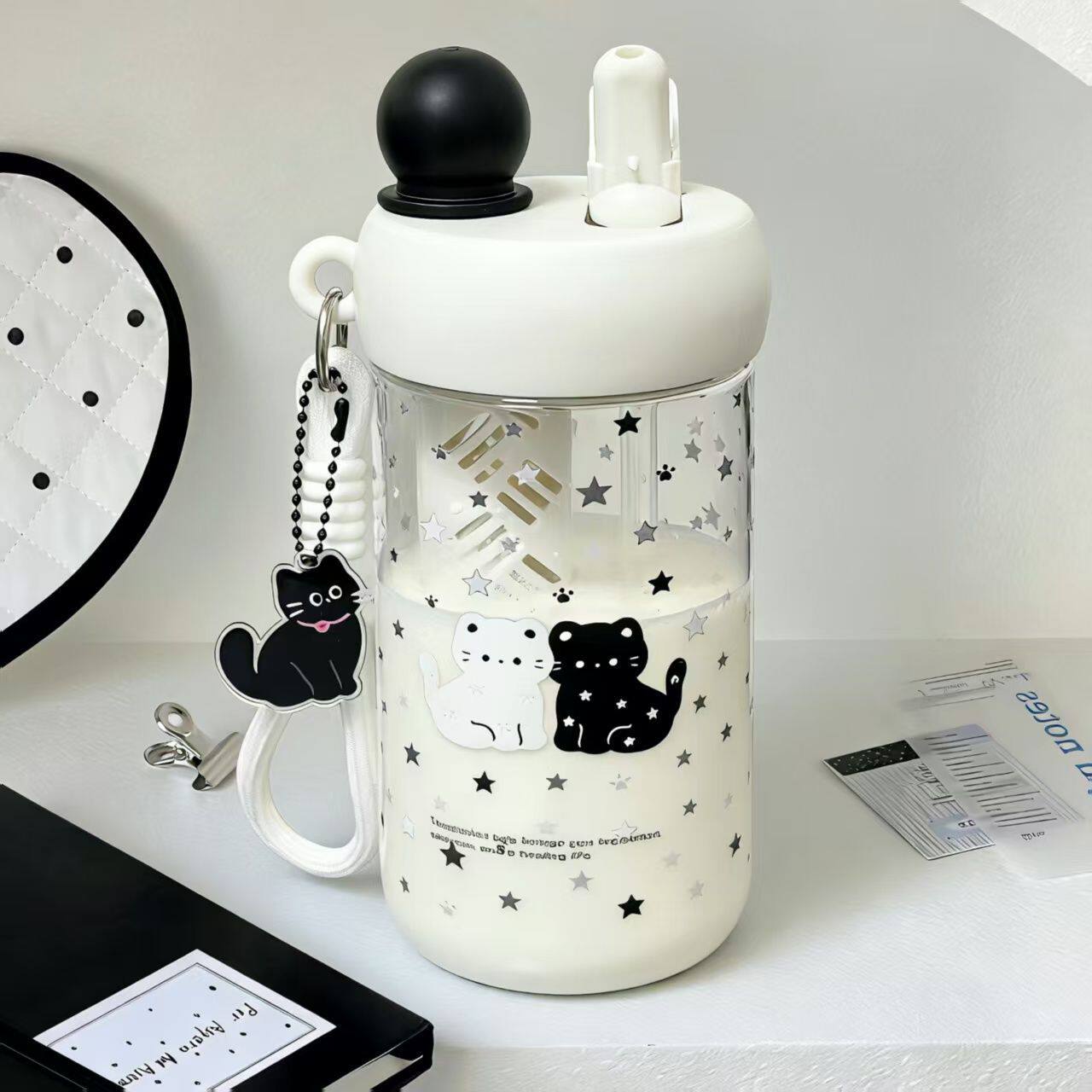 可爱黑白猫咪星星水杯学生便携随手杯办公室高颜值带茶隔塑料杯