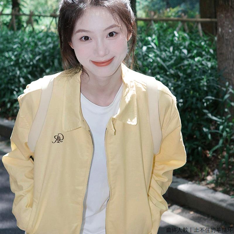 奶黄色棒球服外套女款秋2025新款早秋巨好看的工装夹克上衣冲锋衣