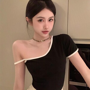 黑色辣妹吊带半袖T恤女士夏季设计感独特别致修身露背短款上衣