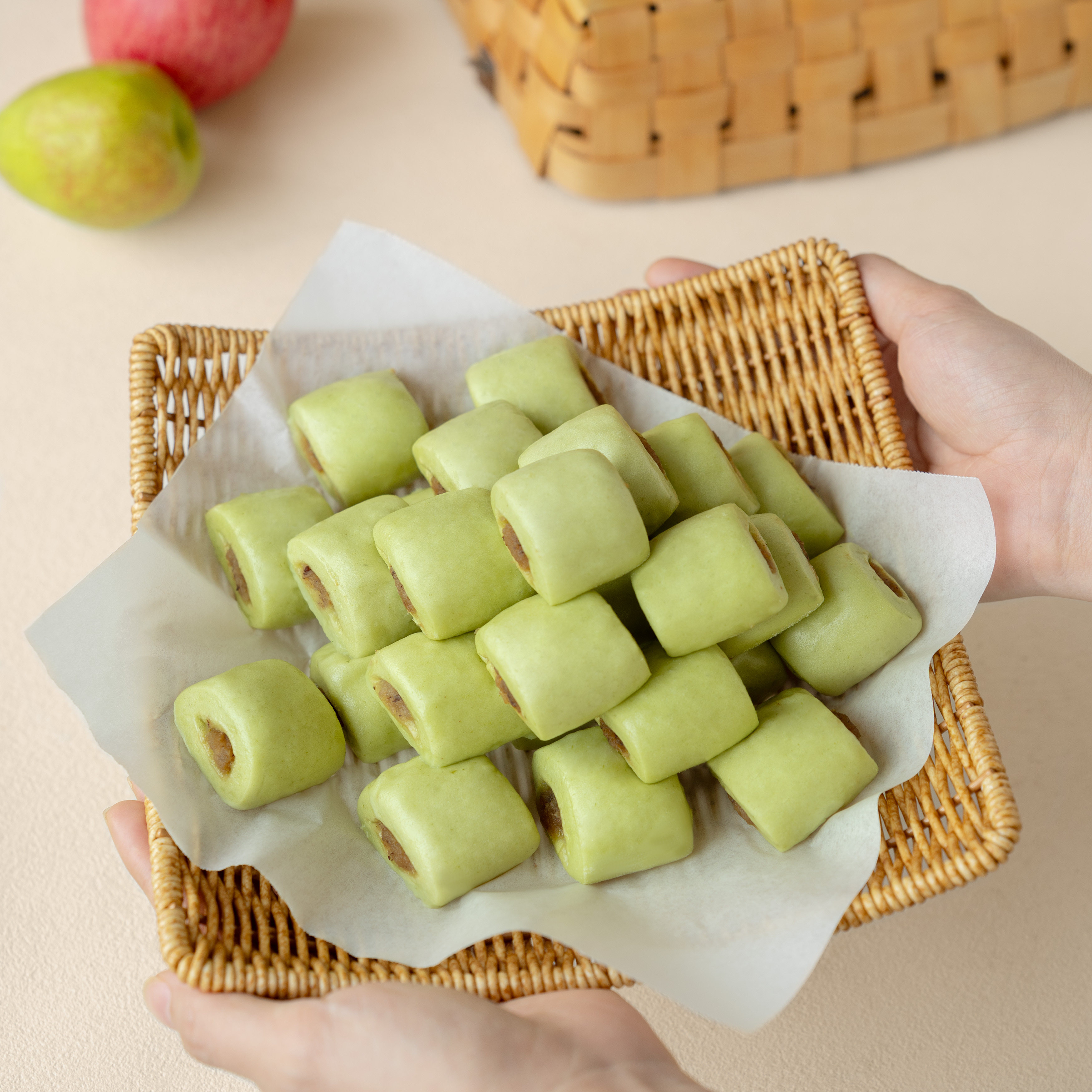 碧玉菠菜枣泥小花卷绿色健康无添加手工馒头蓬松暄软儿童速食早餐