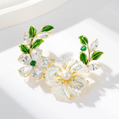 瑞士【设计师】Francesca 复古宫廷风贝壳花朵梅花别针森系胸花