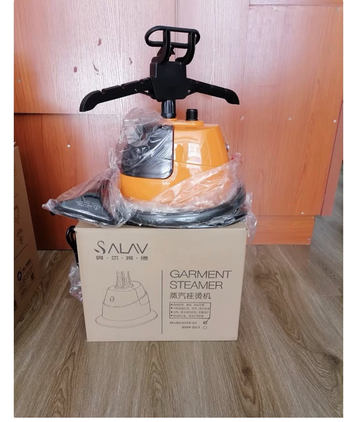 贝尔莱德 挂烫机家用蒸汽全自动烫衣服手持熨烫机代烫板正