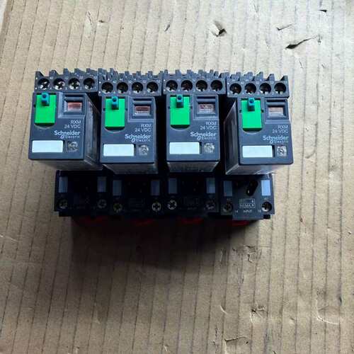 议价继电器RXZE2S114M，24V，成色新