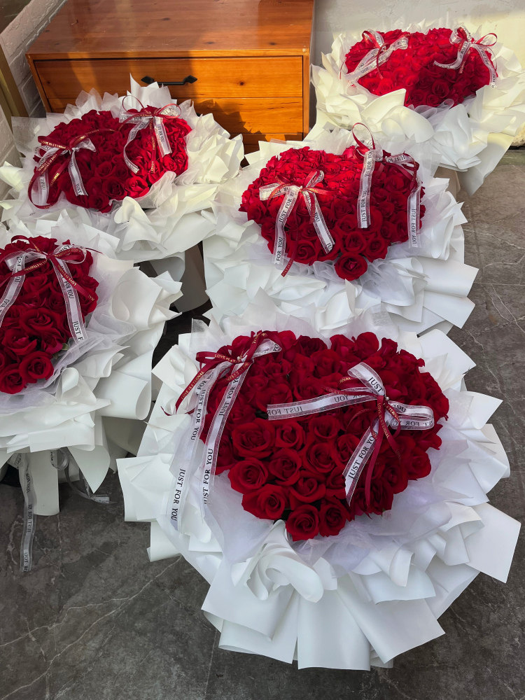 红玫瑰花束335299朵鲜花生日