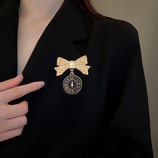 爱丽丝梦游仙境周边胸针时钟蝴蝶结别针日系JK制服徽章衣服配饰品