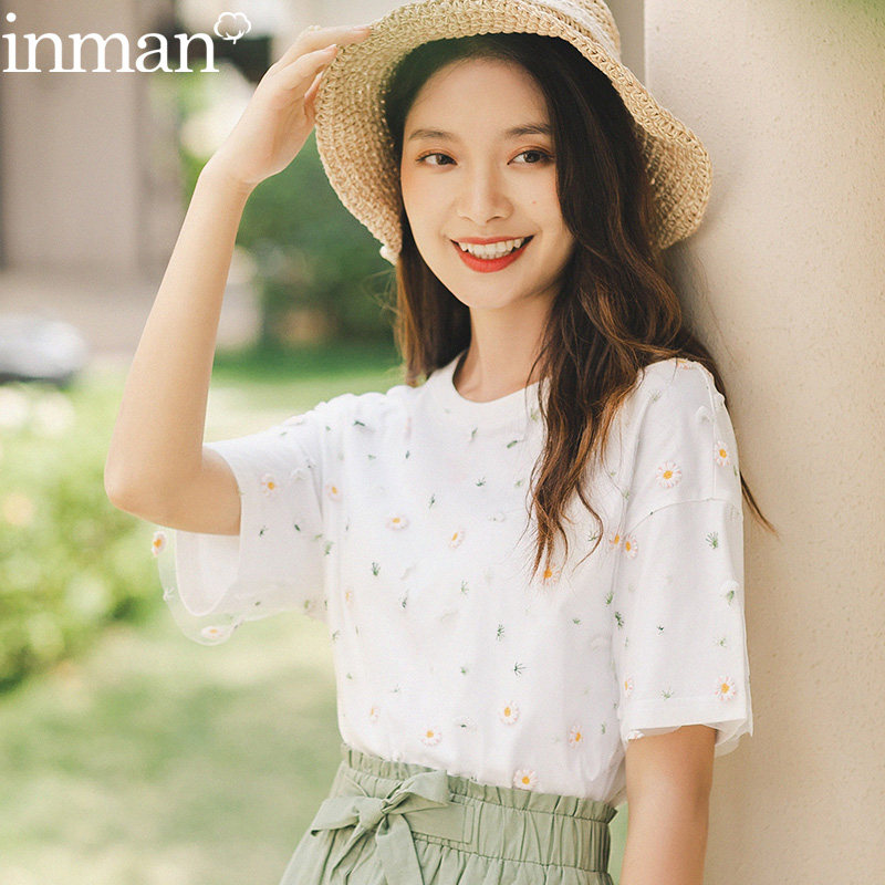 茵曼短袖2020年新款女刺绣小雏菊t恤宽松森系上衣日系清新夏纯棉
