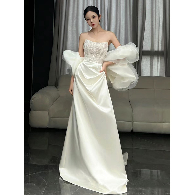 高级感轻婚纱2025新款法式新娘结婚出门纱迎宾纱白色拖尾礼服裙女