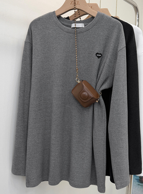 搭配鲨鱼裤上衣灰色刺绣爱心长袖T恤女冬季松弛感中长款打底衫ins