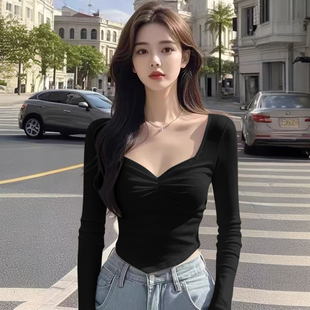 高级感黑色方领短款上衣女春秋新款打底衫修身显瘦设计感褶皱t恤