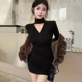 磨毛加绒半高领连衣裙女显身材短裙辣妹风收腰内搭交叉褶皱包臀裙