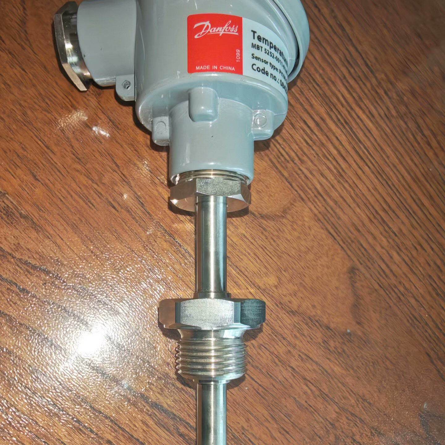 现货丹温度传感器084Z8228全新原厂正品顺丰议价及维修！