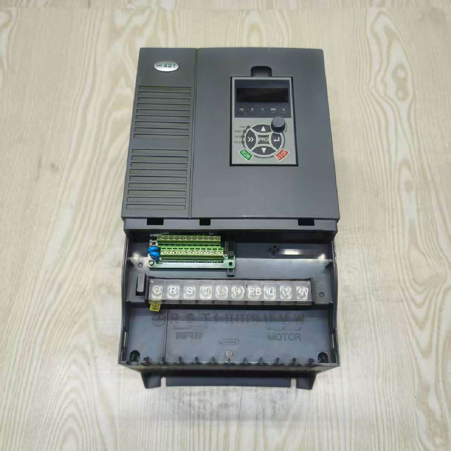 AD300变频器18kw380v变议价及维修！