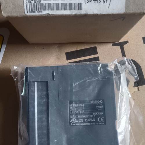 Q系列PLC模块 QX40，实物图，全新未封，外装有—议价