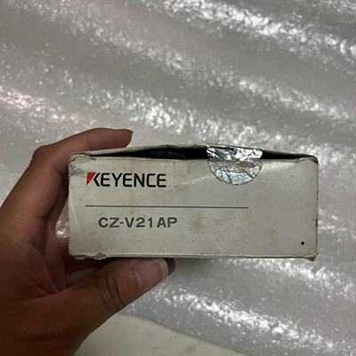 询价-基恩士控制器CZV21AP有两个都是有一个是新