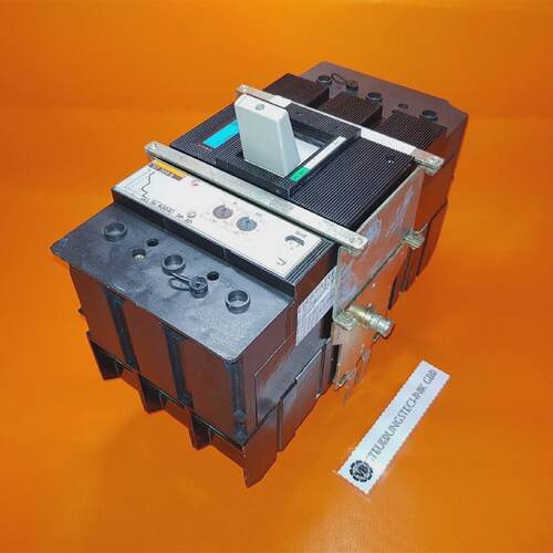 Merlin Gerin Compact Circuit Breaker C400L ST  690V *150KA *