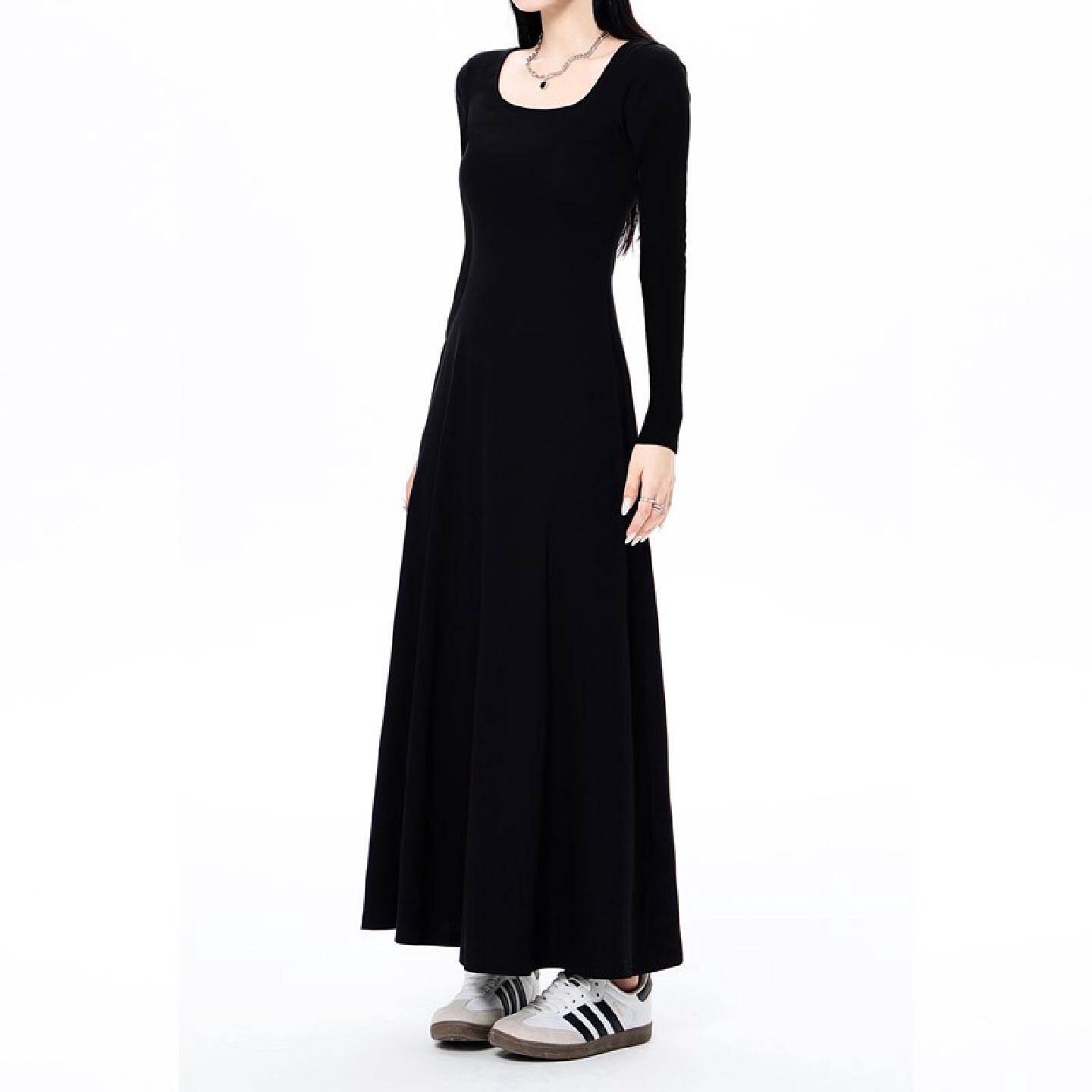 黑色赫本风方领长袖连衣裙女2026春季小个子内搭高腰显瘦中长款裙