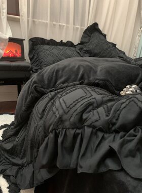 北欧轻奢潮品四件套剪花牛奶绒
