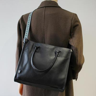 潮牌休闲大容量斜挎包手提包男女