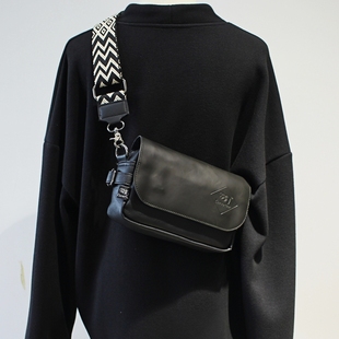 ThreeBox日系潮牌翻盖小挎包皮质单肩背包男生手机包休闲小斜挎包