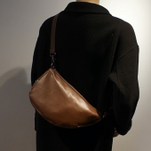 ThreeBox慵懒设计感软皮男包斜挎包2026新款 纯色简约风女包机车包