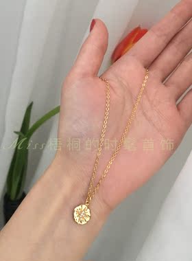 锆石北极星圆牌金币锁骨链