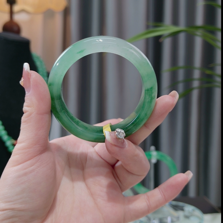 52+白冰辣绿半山水正圈