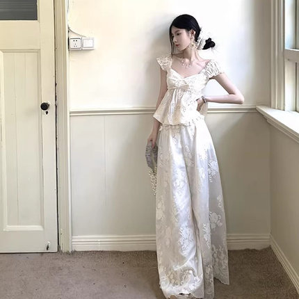 WalkinDark南法假日天丝套装吊带短袖小上衣宽松绣花阔腿裤