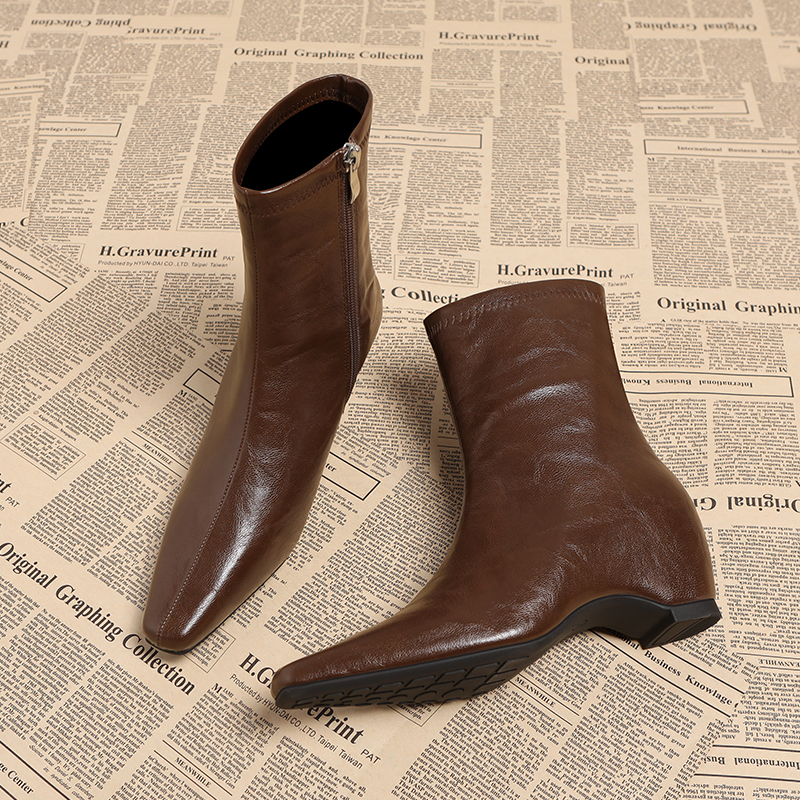 真皮内增高尖头短靴女