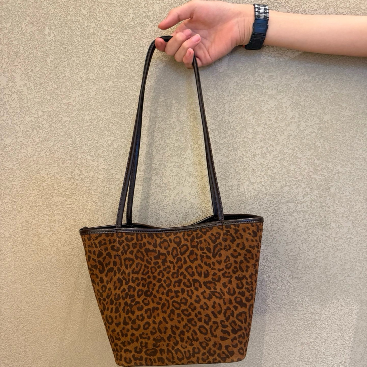 磨砂真皮豹纹菜篮子水桶包质感包