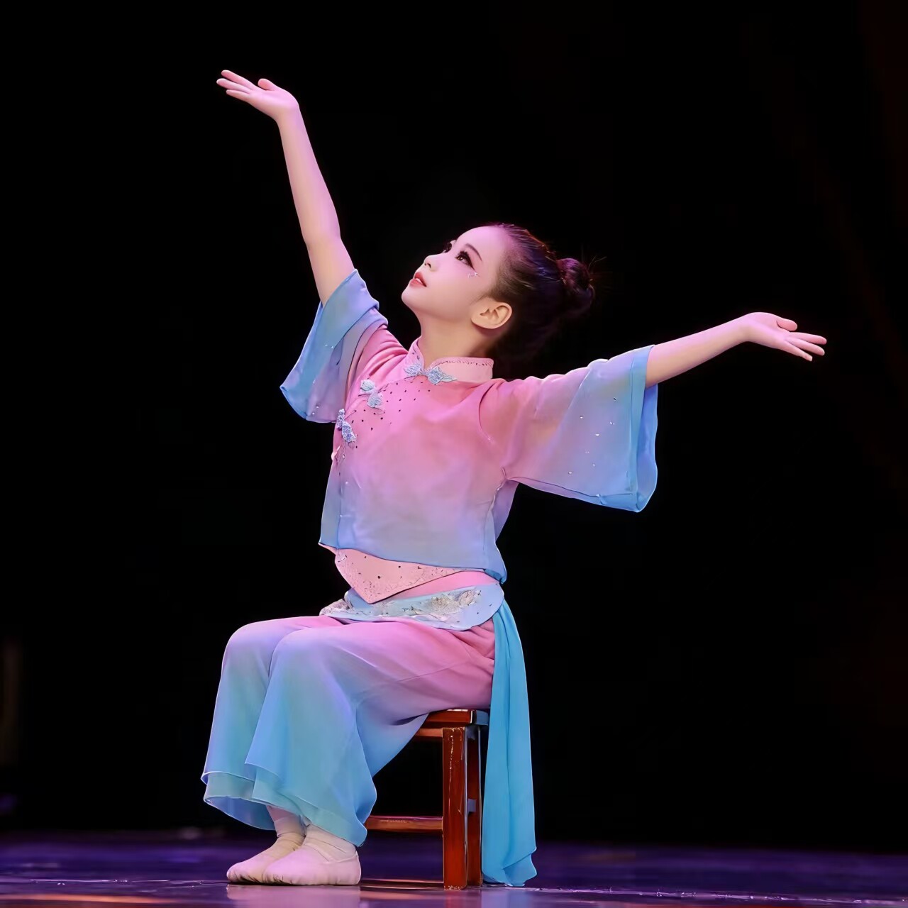 儿童古典舞演出服民族秧歌舞蹈服