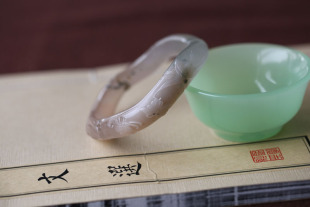 【卧听潇湘竹】紫绿玛瑙雕刻“竹子”蝴蝶,随型手镯一枚57.5MM
