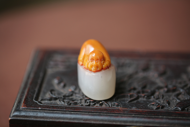 【童趣】天然黄龙玉纯手工精雕“童子”印章，摆件一枚