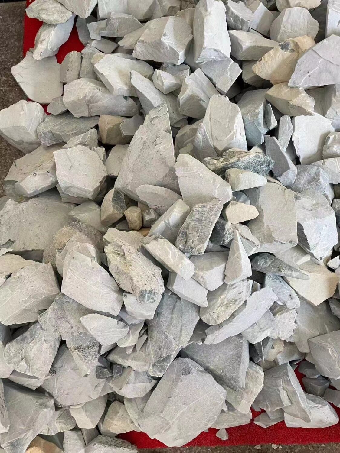 危地马拉翡翠原石练手公斤料摆件高冰种天空蓝满绿危料手镯料定制